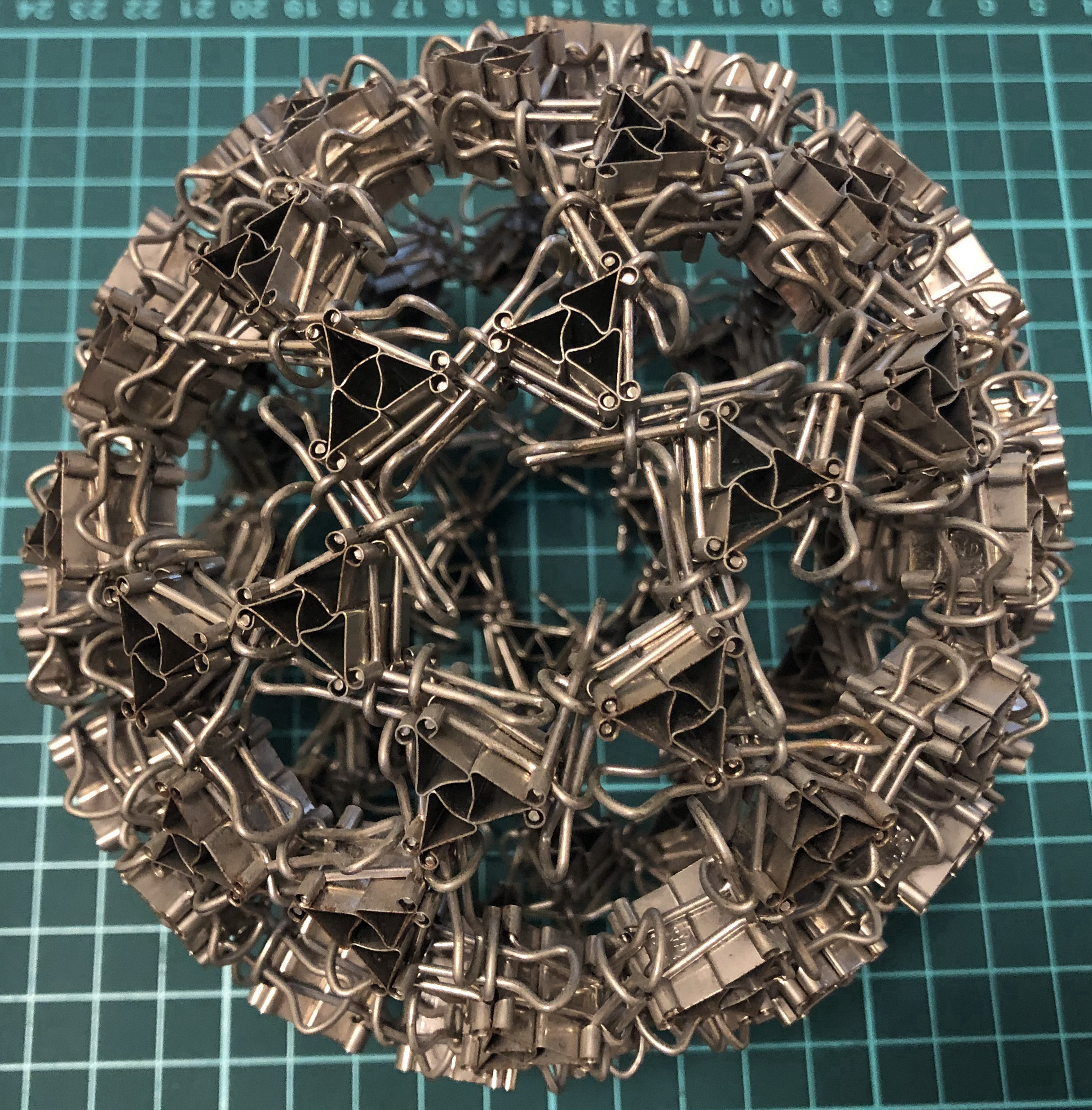 60 clips forming 30 Δ-vertices forming truncated icosahedron