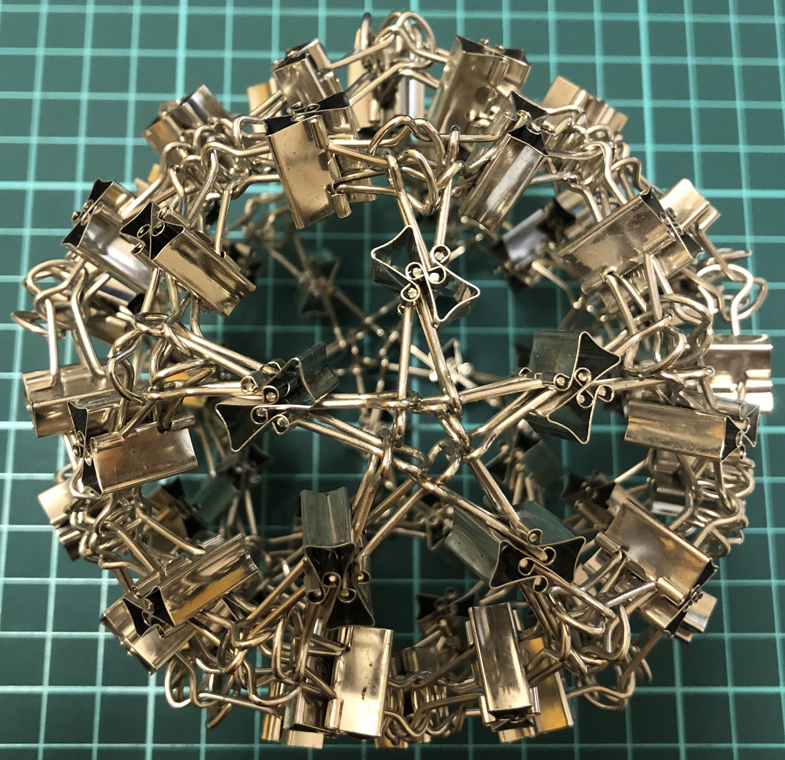 120 clips forming 60 I-edges forming rhombic triacontahedron