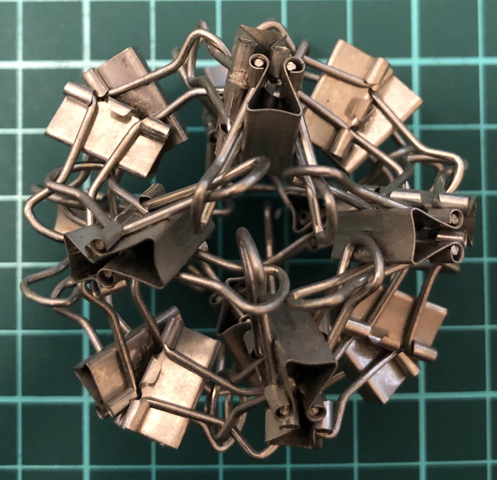 24 clips forming 12 X-edges forming octahedron
